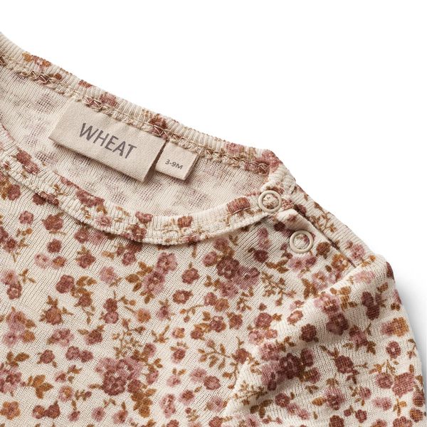 Heldress ull rose flowers